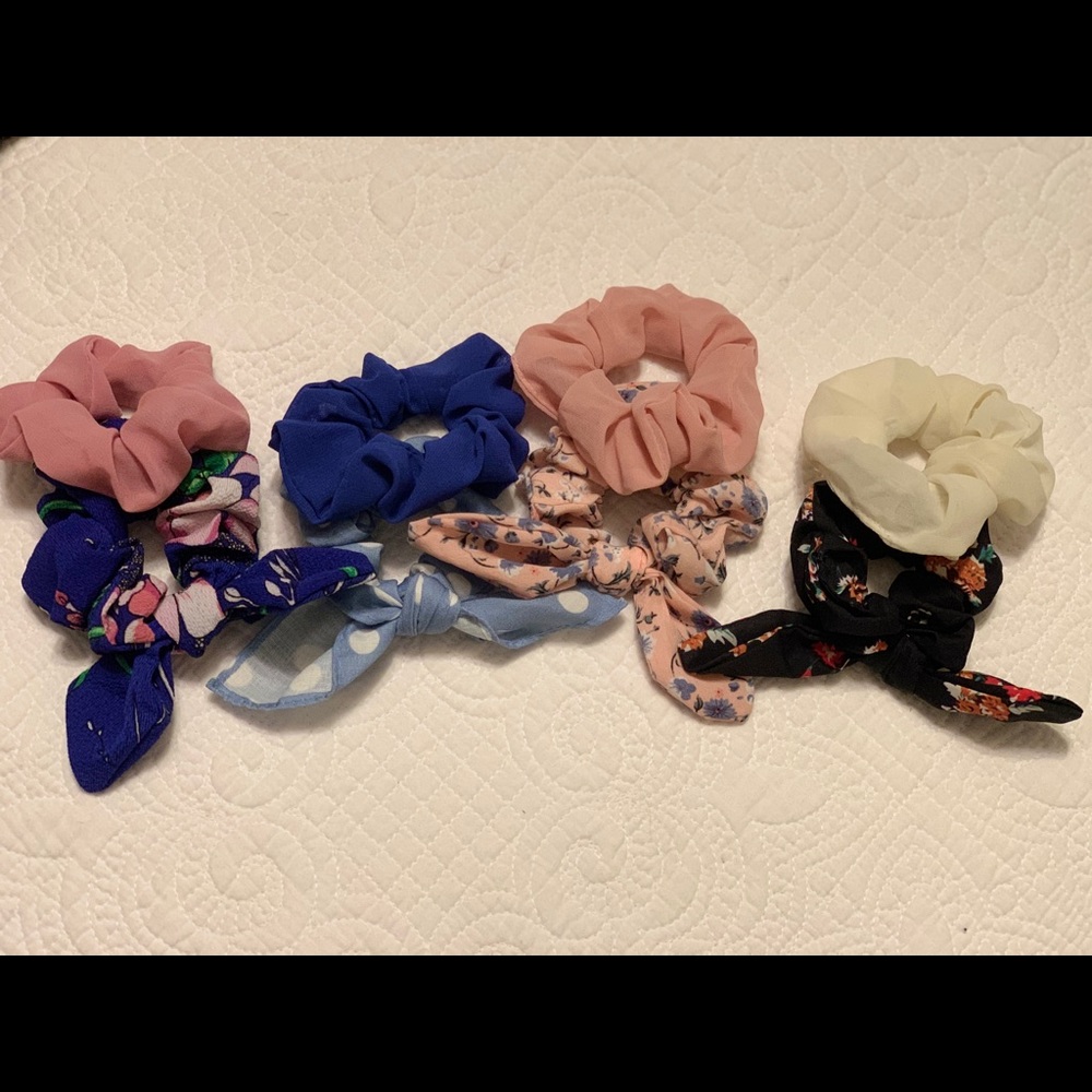 Package of 8 Scrunchies